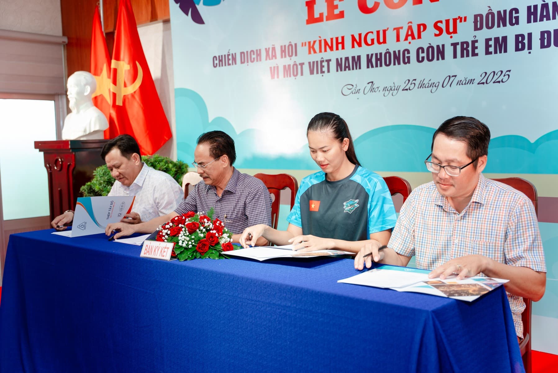 THÉP TÂY ĐÔ PHÁT ĐỘNG CHIẾN DỊCH “KÌNH NGƯ TẬP SỰ” NHÂN NGÀY THẾ GIỚI PHÒNG CHỐNG ĐUỐI NƯỚC: HÀNH TRÌNH CỦA TRÁCH NHIỆM VÀ YÊU THƯƠNG