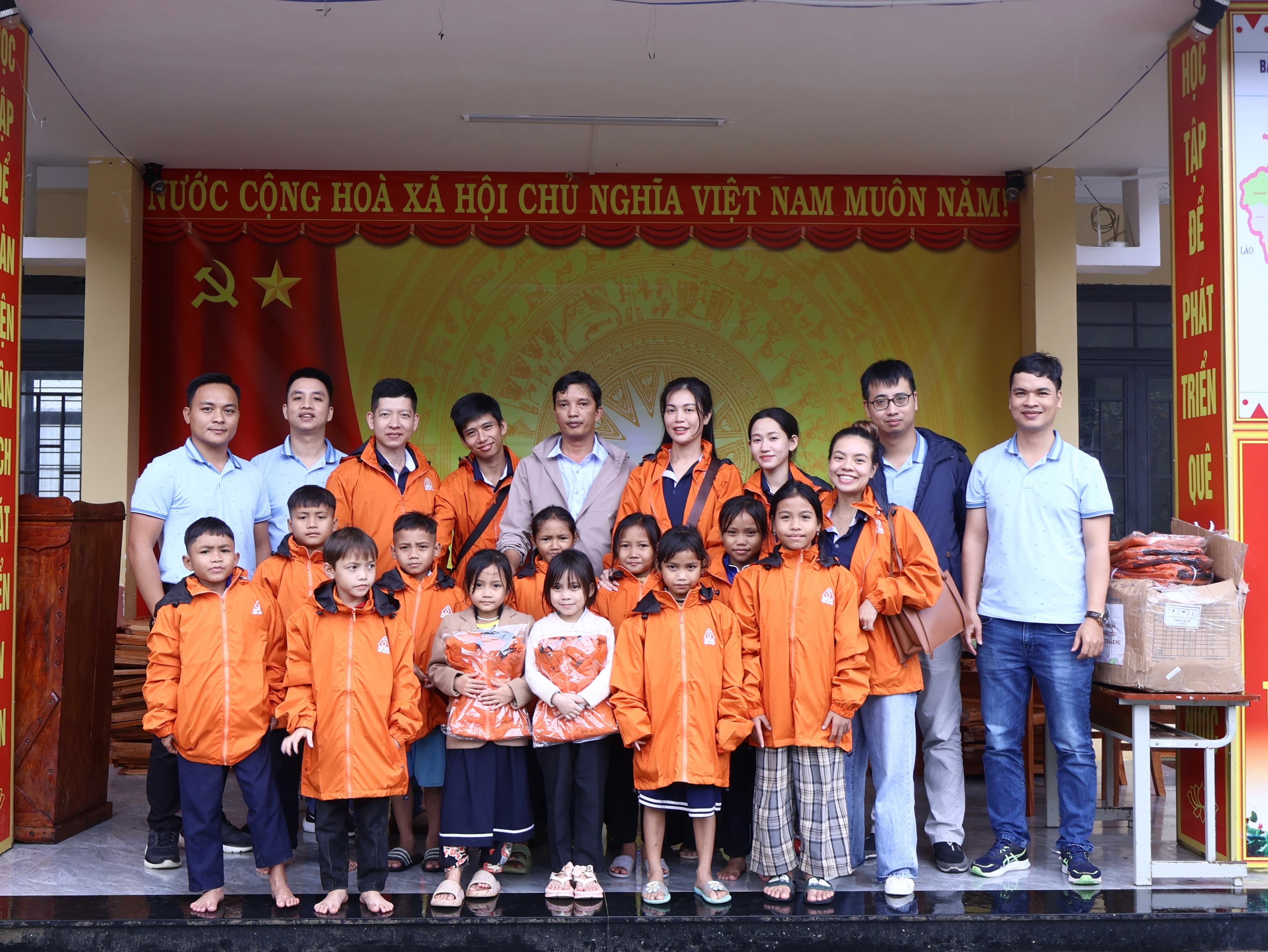 Thep Tay Do Successfully Organizes the Trade Union Congress for the 2025–2030 Term